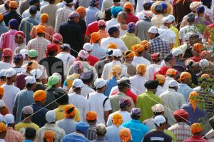 Gorup of Sikh people in procession - MeusPhoto