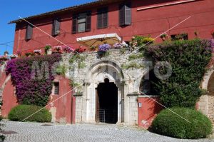 Borgo Fossanova house with coat of arms - MeusPhoto